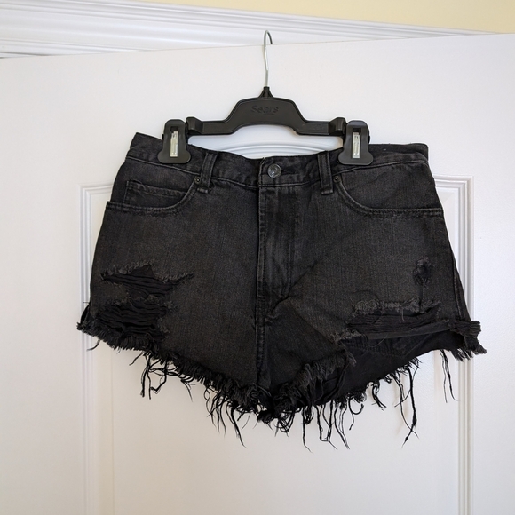 Abercrombie And Fitch High Ruse Distressed Black Denim Shorts Size 2 - Picture 2 of 8